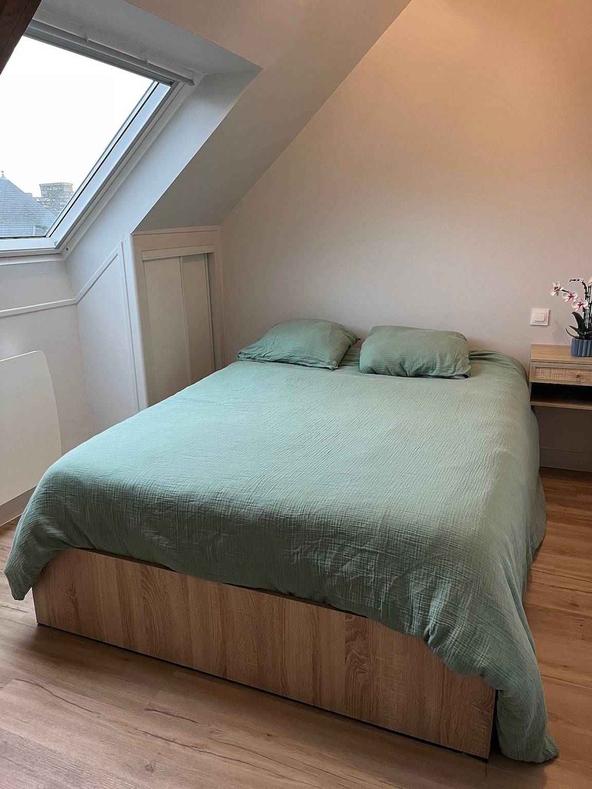 Appartement entier, Appartement 'Les Fougères' avec vue mer et Wi-Fi in Erquy, Côte d’Émeraude
