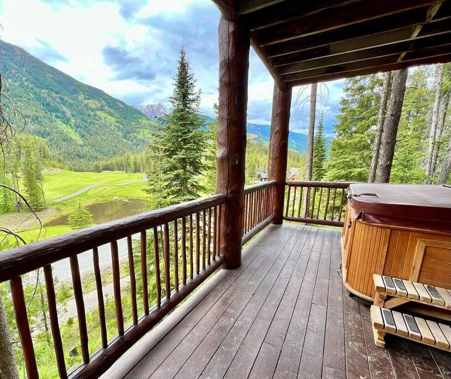 3,500 Sq Luxury Log Chalet | Hot Tub | Ski In/Ski Out | Overlooking Greywolf Gc in Panorama
