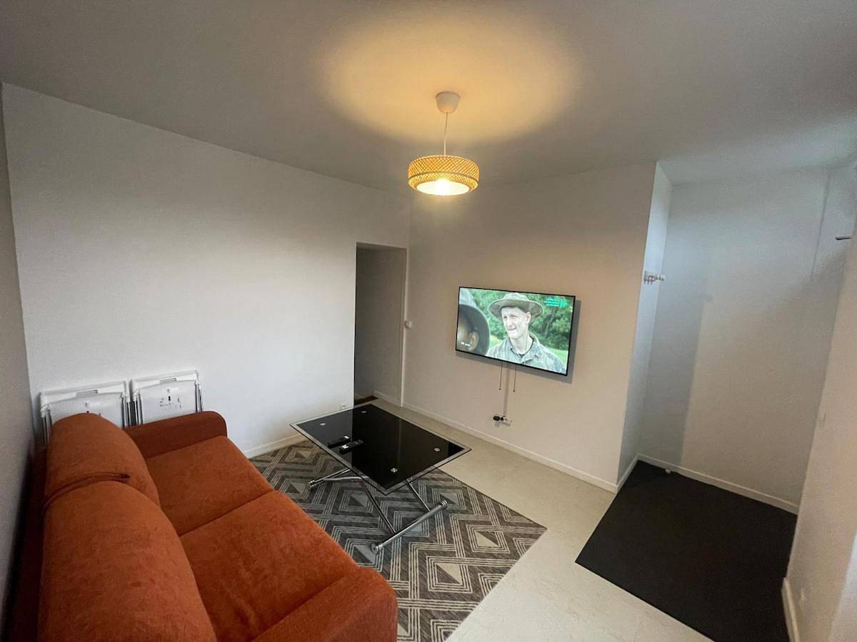 Appartement entier, F2 Spa & Cinema proche Disney in Mareuil-lès-Meaux, Seine-et-Marne