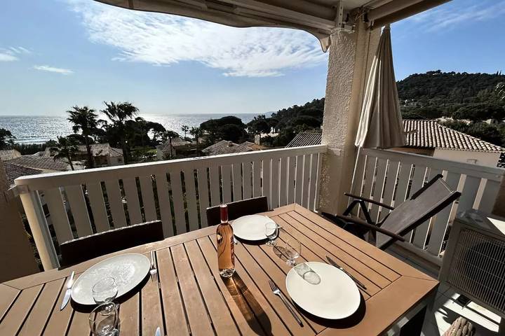 Gîte pour 4 personnes, avec vue et balcon dans Pramousquier - 2