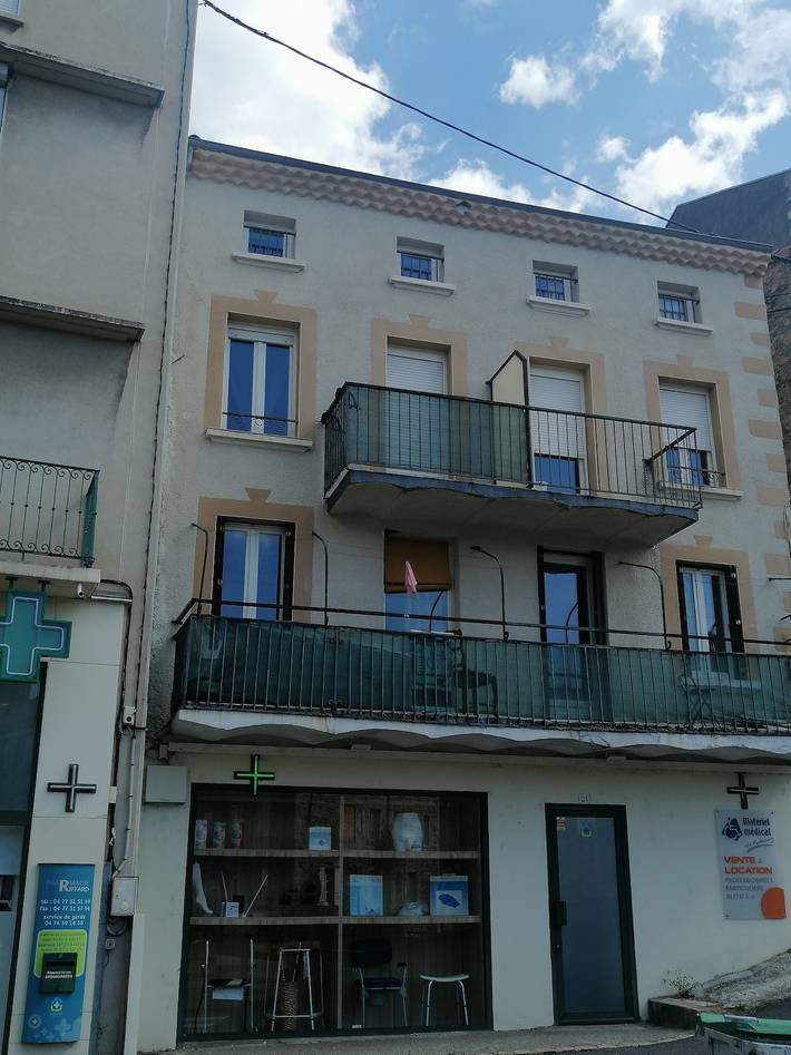 Gîte pour 5 personnes, avec balcon à Saint-Julien-Molin-Molette - 2