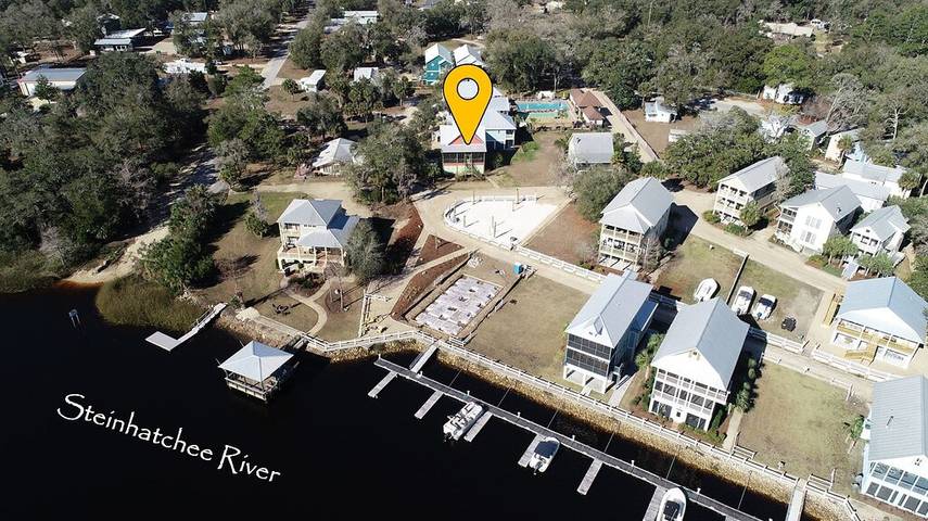 Vacation rental for 9 people, with sauna and pool as well as yard in Steinhatchee