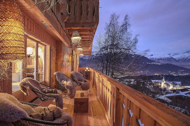 Chalet pour 10 personnes, avec jacuzzi ainsi que sauna et jardin, animaux acceptés à Cordon
