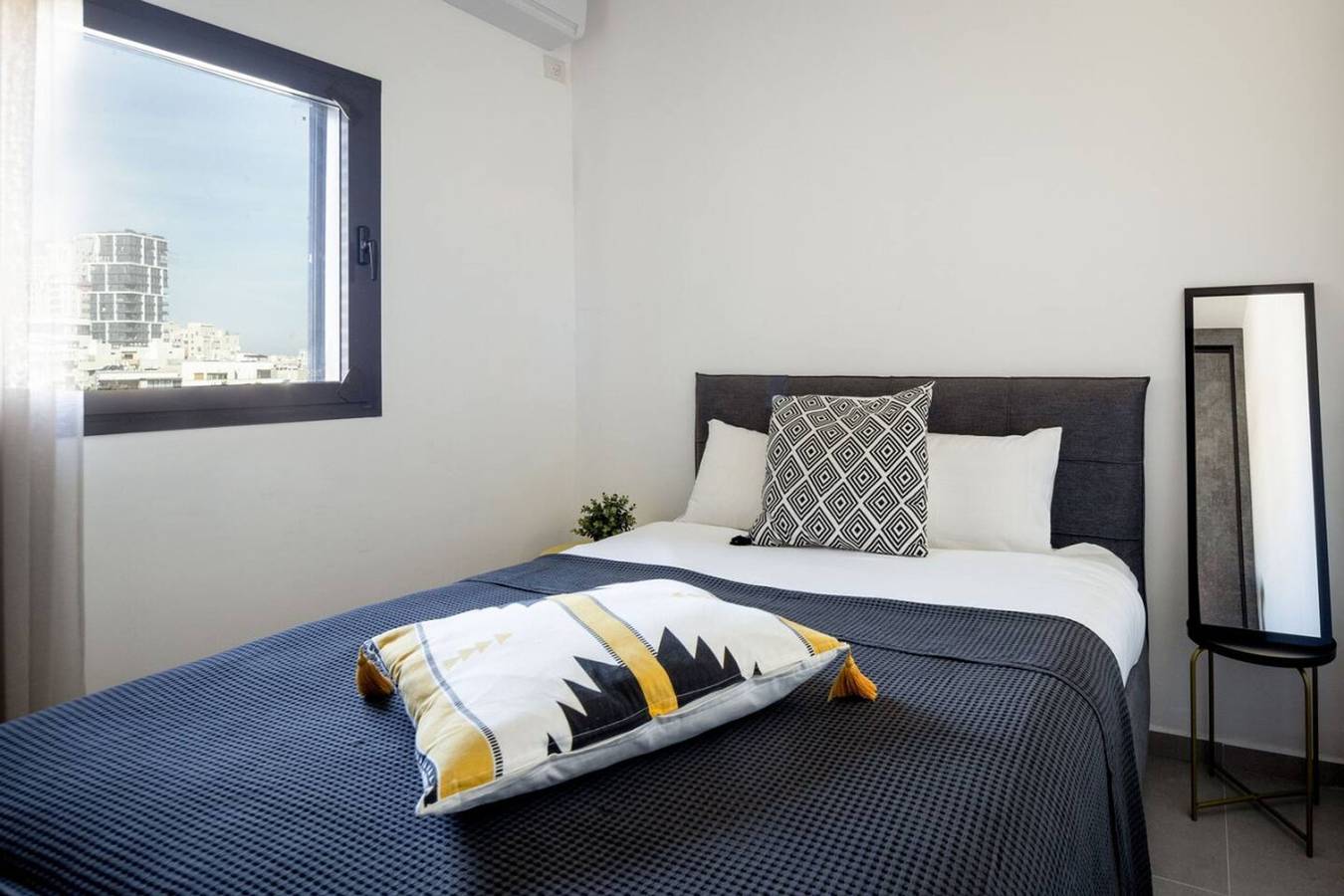 Entire apartment, Hacarmel Market Vibrat Apartment in Tel Aviv, Tel Aviv District