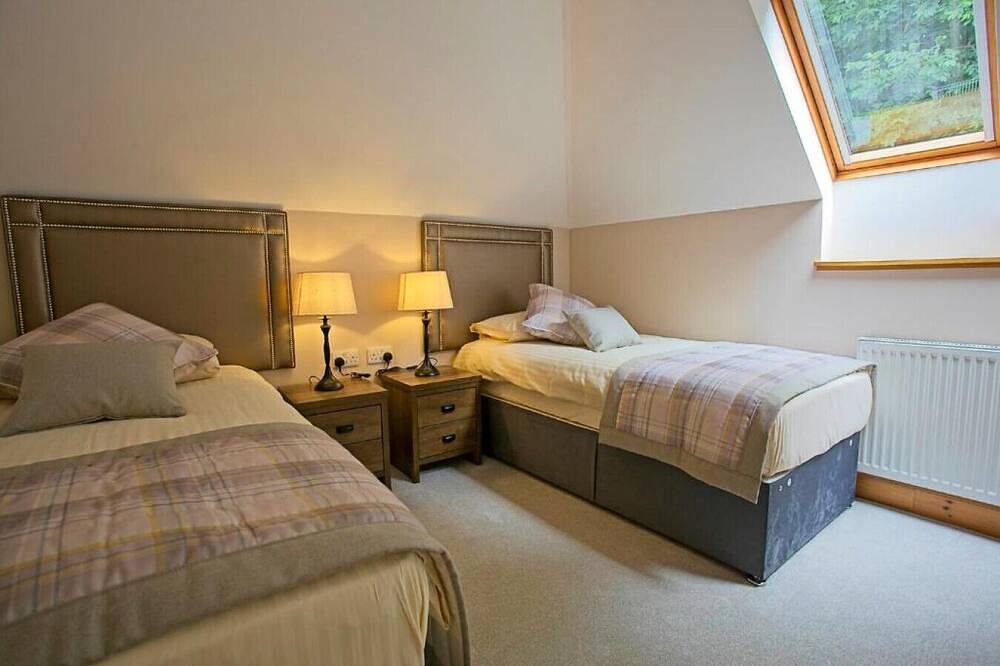 Entire apartment, Lochiel Apartment Self Catering in Fort William, Loch Linnhe