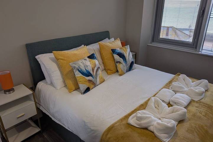 Entire apartment, Sea View Apartment Central Brighton-Sleeps 5 in Brighton, Sussex