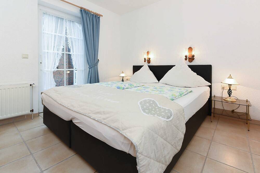 Ganze Wohnung, Ferienwohnung Löwenzahn - Ferienwohnungen Kornblume und Löwenzahn im Haus in Dunum, Nordseeküste