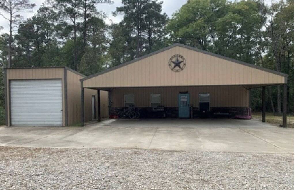 Come \"catch\" memories: 3 bdrm barndo w covered parking for boats & Rv hookup in Sam Rayburn Reservoir