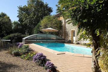 Gîte pour 8 personnes, avec jardin et jacuzzi à Dampierre-sur-Salon