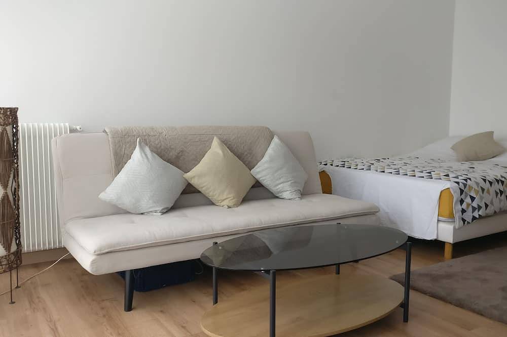 Apartamento entero, Your 28 m² Studio Near Paris Modern Practical and affordable in Fontenay-aux-Roses, Altos del Sena