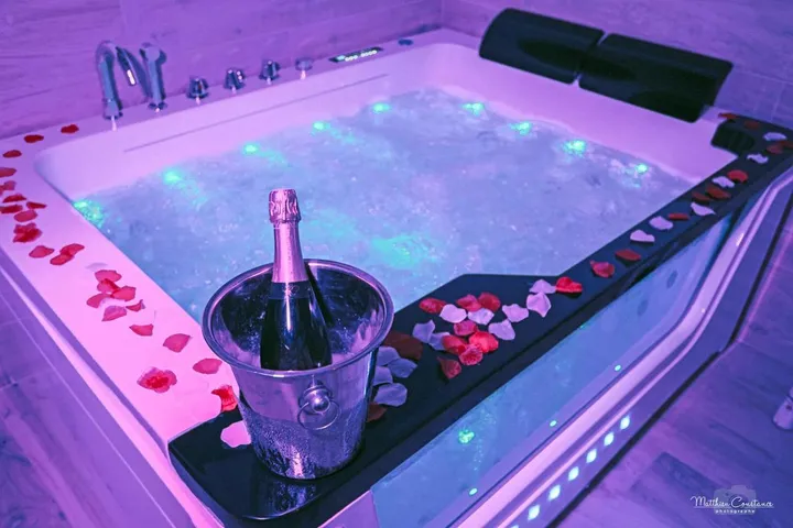 Alojamiento y desayuno para 2 personas, con jacuzzi - 1