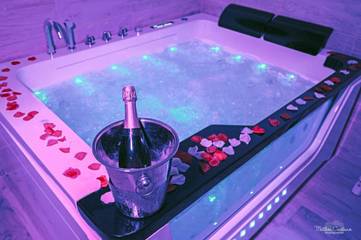 Chambre d’hôte pour 2 personnes, avec jacuzzi à Cuges-les-Pins