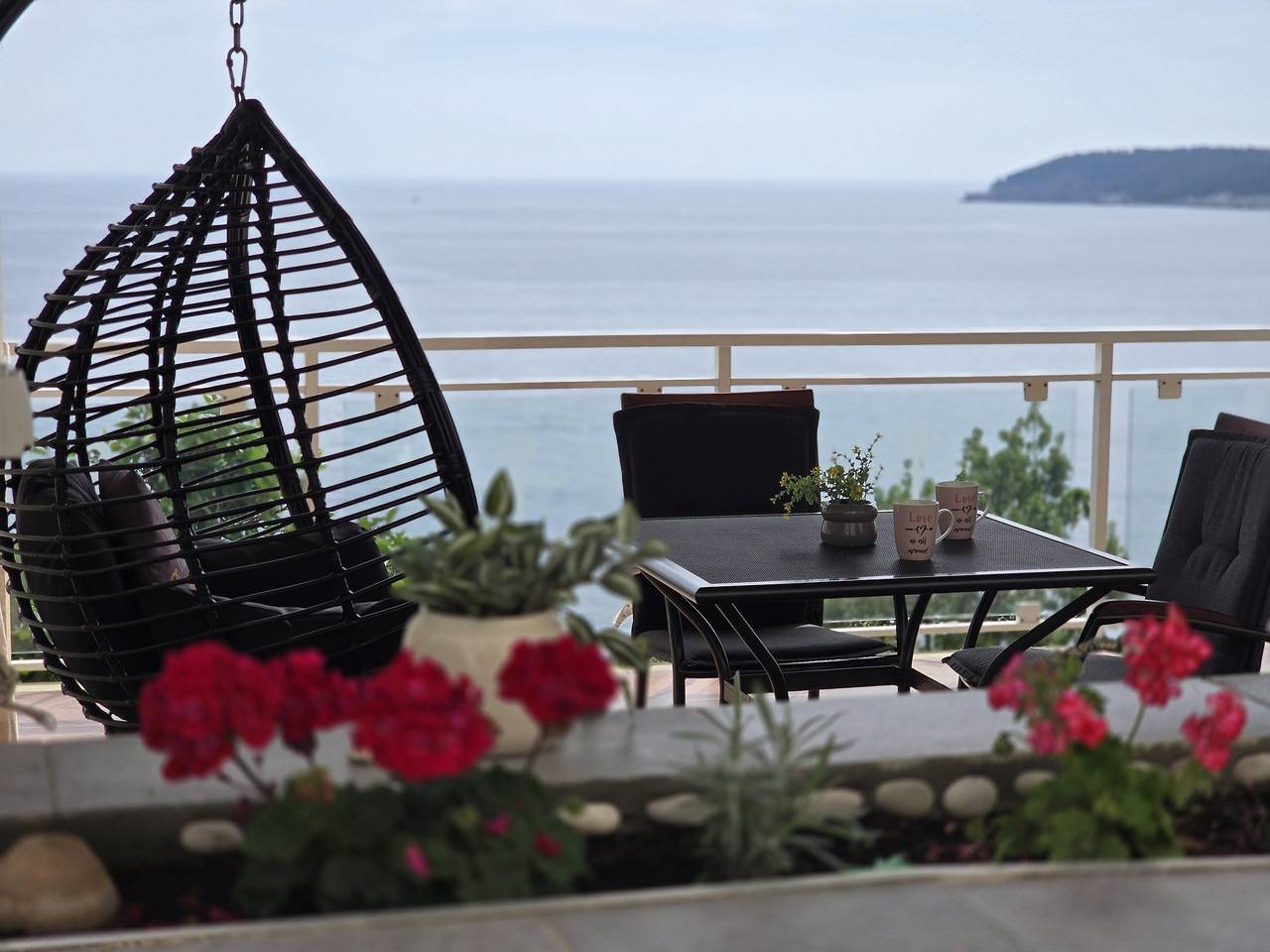 Appartement entier, Indy's Beach Apartments- Studio Apartment with Patio and Sea View in Zaton, Grad Dubrovnik