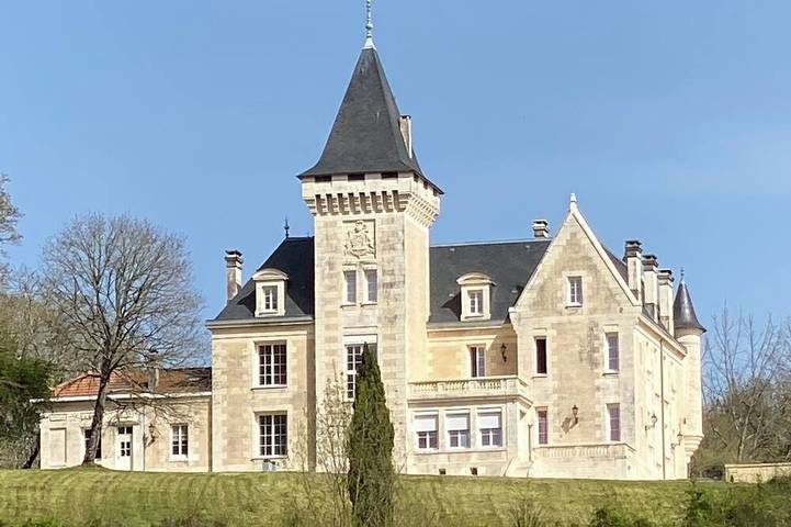 Location de vacances pour 8 personnes, avec Terrasse et Jardin à Saint-Avit