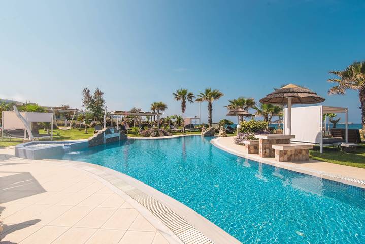 Hel studio-lejlighed, Holiday Studio 'Mirage Arillas Studio Type A2' next to Beach with Balcony, Shared Pool & Wi-Fi in Arillas, Korfu