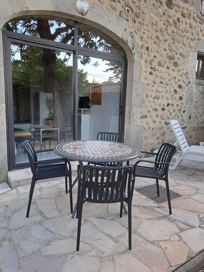 Gîte pour 4 personnes, avec jardin ainsi que piscine et terrasse à Aubenas - 4