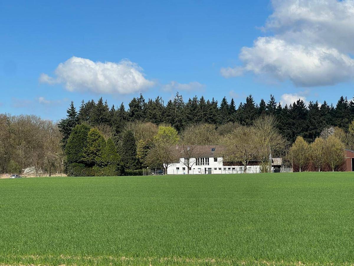 Ganze Wohnung, Wohlfühloase - Moderne Ferienwohnung mit großem eingezäuntem Garten in Alleinlage an Feld & Wald, Natur pur trifft auf Komfort, Wellness und gute Erholung in Alpen (Nordrhein-Westfalen), Niederrhein