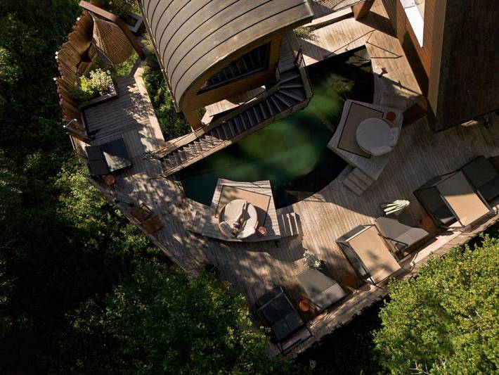 Hôtel pour 15 personnes, avec Jacuzzi et Terrasse ainsi que Jardin et Piscine