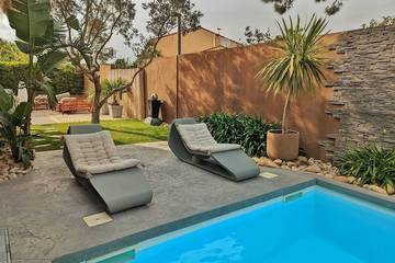 Location de vacances pour 10 personnes, avec terrasse et jardin à Pia