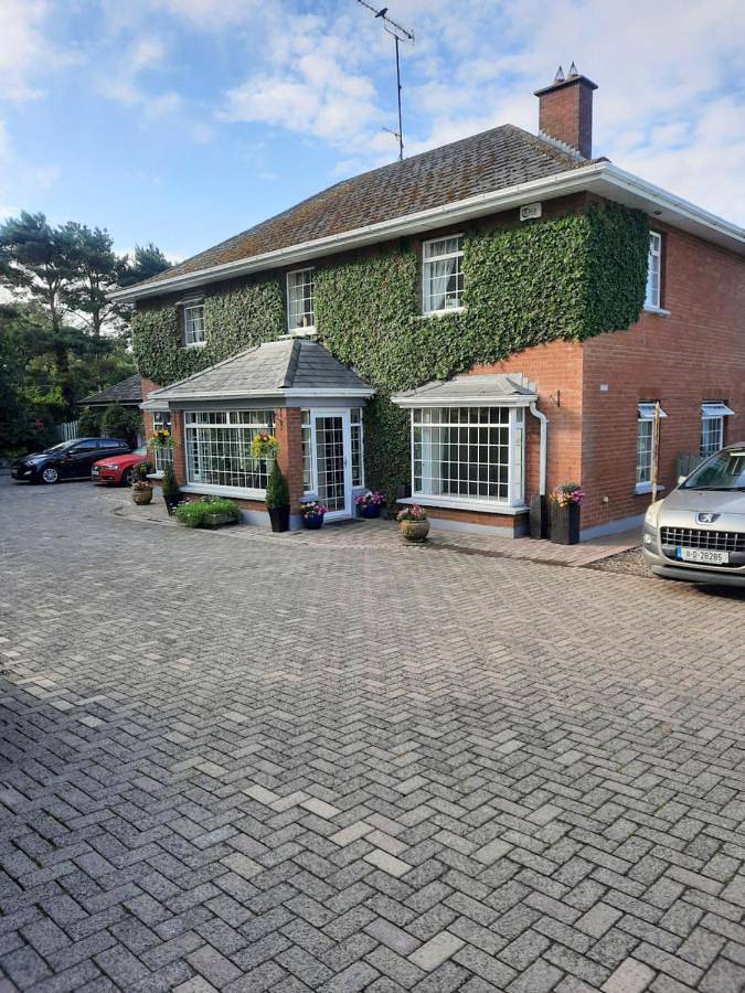 Bed and breakfast for 2 people, with Terrace and Garden as well as View in Trim