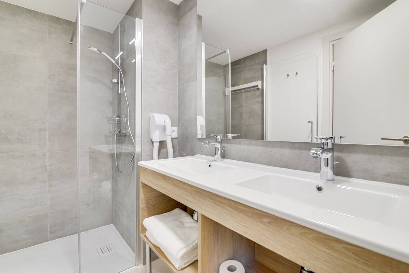 Appartement entier, New family penthouse for 6 people with 2 bunk beds in Vence, Côte méditerranéenne (France)