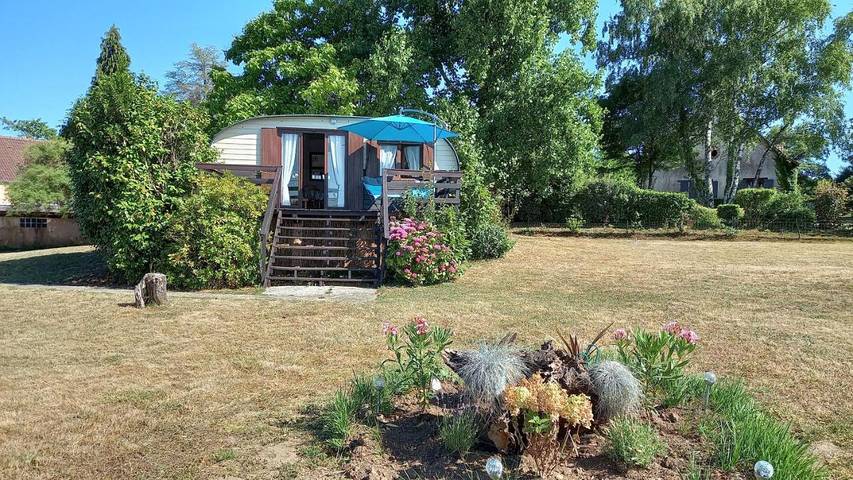 Location de vacances pour 2 personnes, avec Terrasse et Vue à Saint-Sébastien (Creuse) - 2