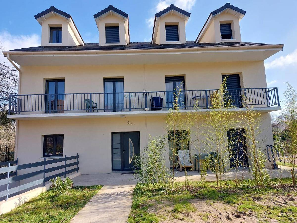 Appartement entier, One-Bedroom Apartment in Longjumeau, Essonne