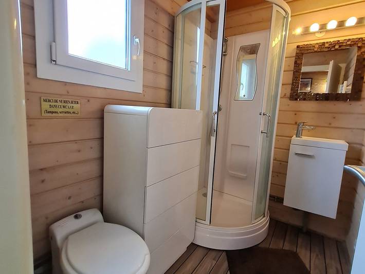 Gemã¼tliches Chalet mit Parkplatz und Aussicht - 2 Pers. in Mörthe und Mosel