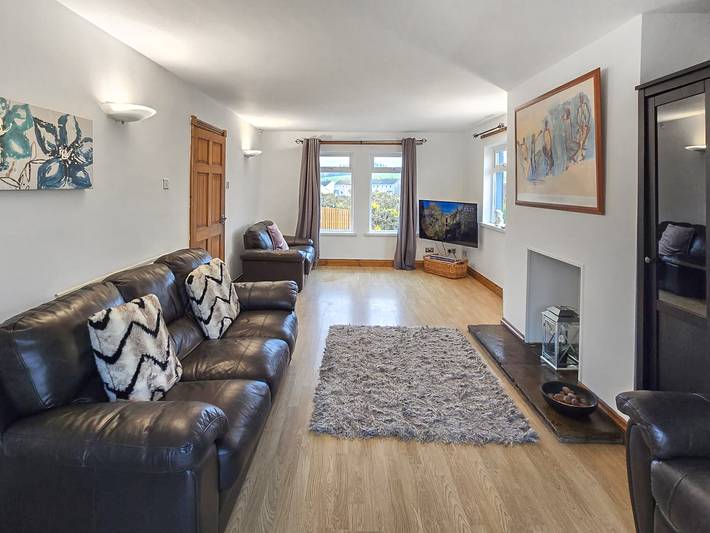 Log cabin for 4 people, with garden, with pets in Portpatrick