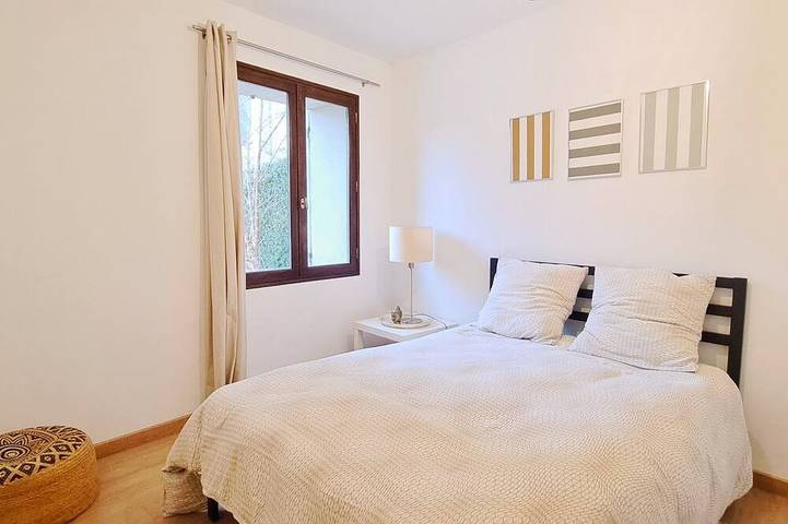 Location de vacances pour 4 personnes, avec jardin à Sainte-Jalle - 2