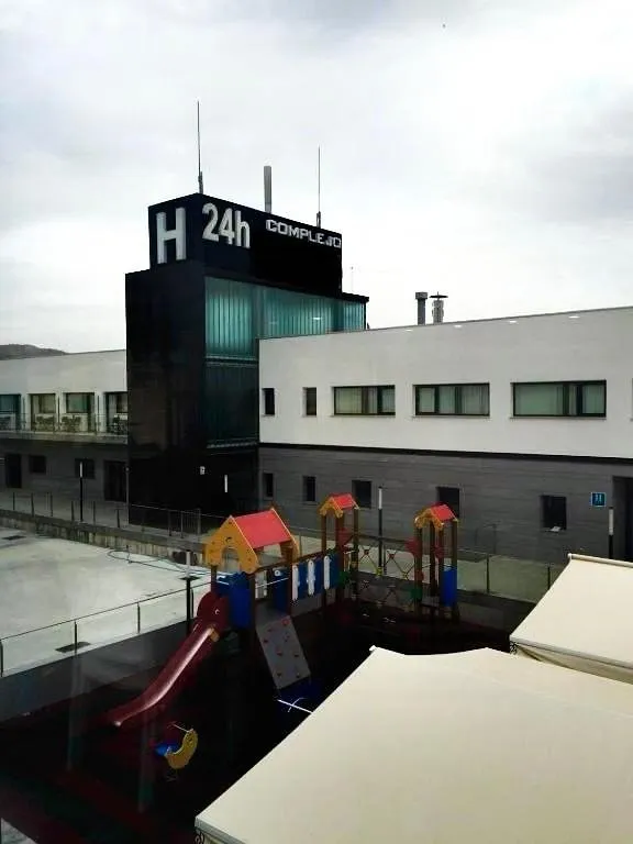 Hotel para 3 personas, con jardín - 1