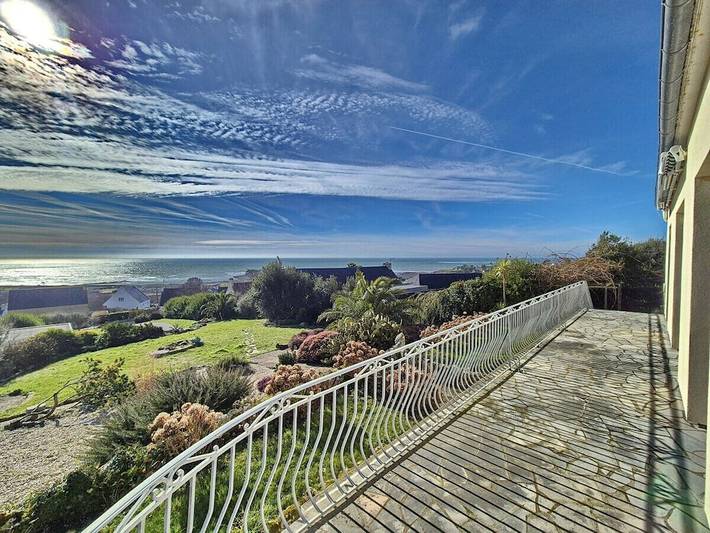 Maison de vacances pour 8 personnes, avec Vue sur l’océan et Balcon ainsi que Terrasse et Jardin