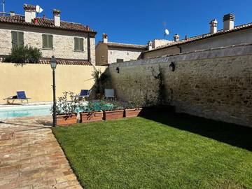 Agriturismo per 4 Persone in Pesaro, Valle del Metauro, Foto 4