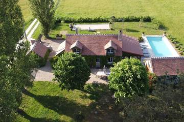 Gîte pour 8 personnes, avec jardin à Tour-en-Sologne
