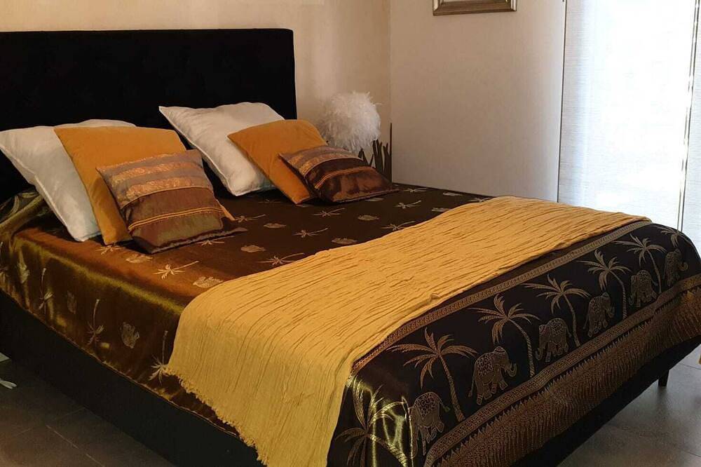 Villa Mathis Piscine et Rooftop à 300m Plage Vue mer et étang - clim - 8 vélos in Sète, Côte d'Améthyste