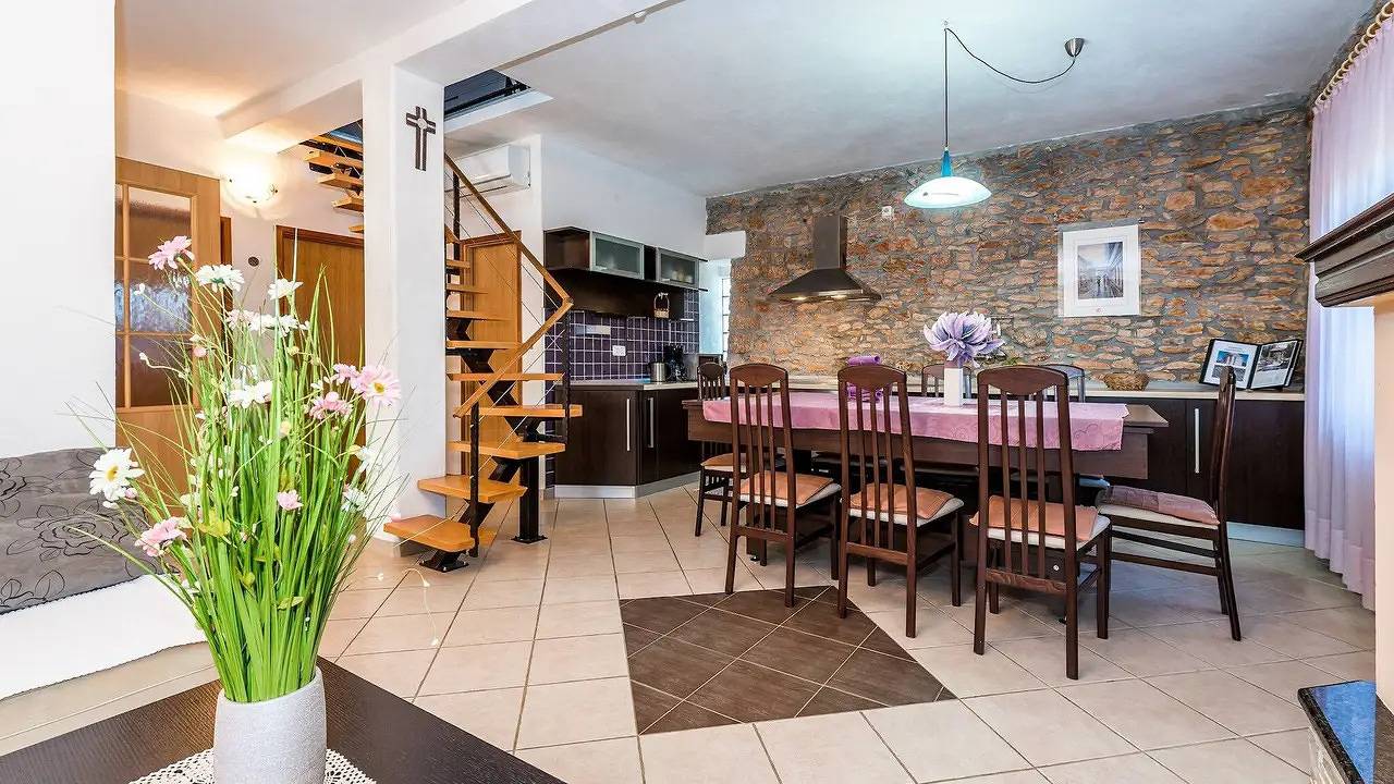 Ferienhaus für 8 Personen (110 m²) in Bogatić in Dalmatinisches Zagora