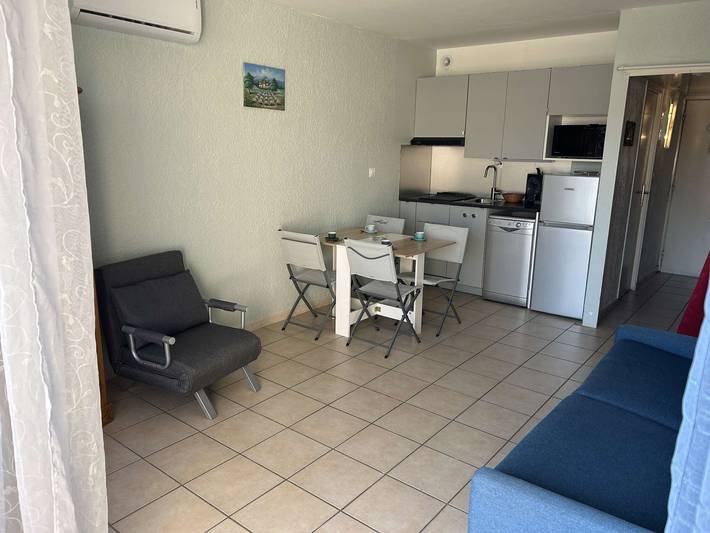 Gîte pour 4 personnes, avec piscine et terrasse, animaux acceptés au Le Grau-du-Roi - 4