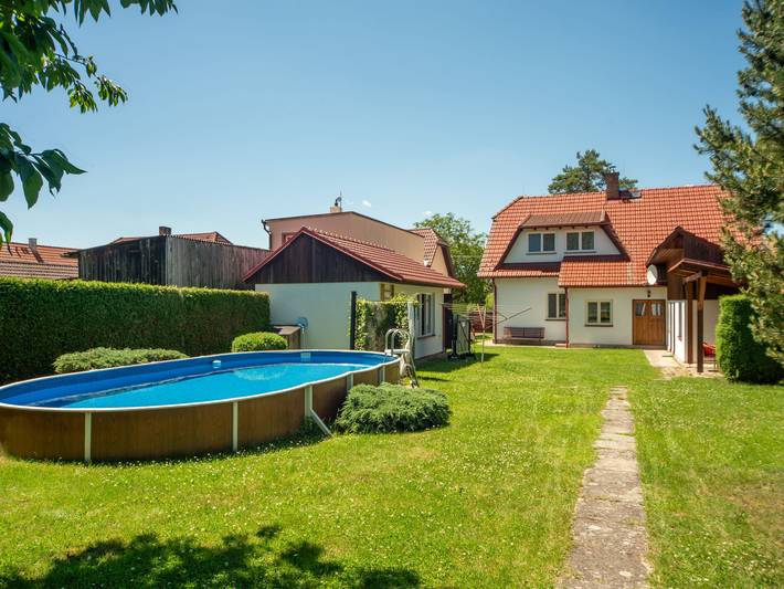 Ferienhaus für 11 Personen, mit Terrasse und Garten - 1