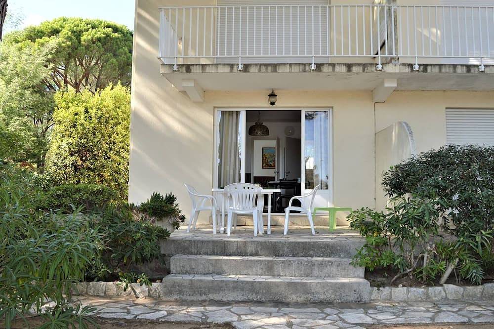 Ganze Wohnung, Appartement pour 4 avec jardin privé, proche plage et commerces - Cavalaire-sur-Mer in Villars-Colmars, Castellane und Umgebung