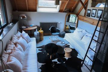 Gîte pour 10 personnes, avec balcon et piscine dans Thusy