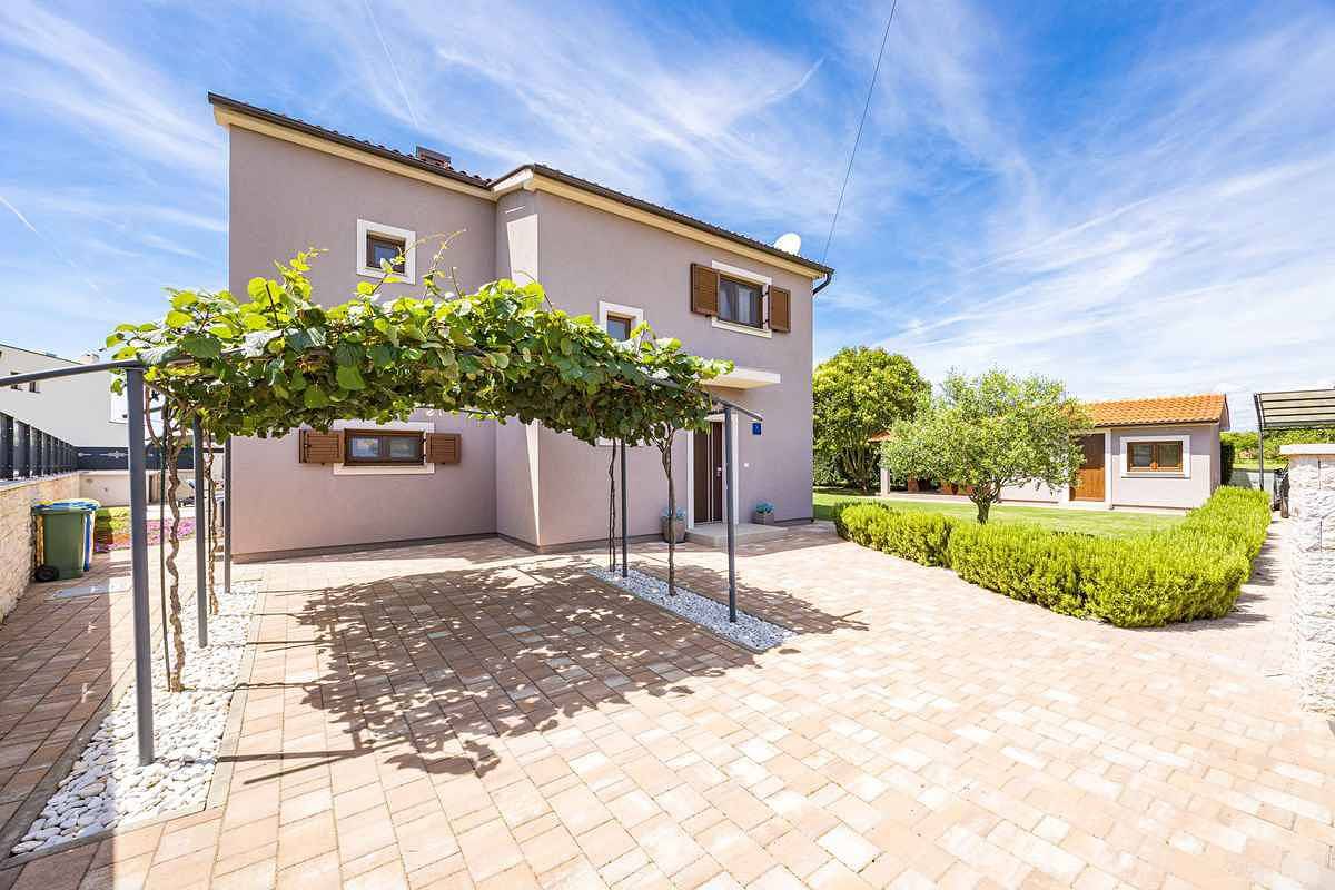 Villa mit Pool für 6 Personen  in Sisan, Südküste Istrien