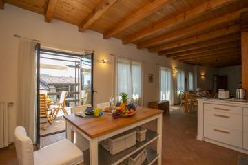 Casa Vacanza per 5 Persone in Comune di Nebbiuno, Alpi Pennine, Foto 1