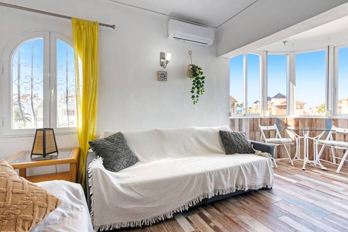 Apartamento entero, Apartamento 'El Palmar' con vistas al mar, Wi-Fi y aire acondicionado in El Palmar, Costa Blanca