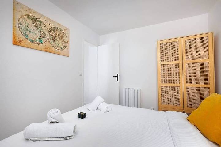 Ganze Wohnung, Stylish Two-Bedroom Apartment in Clamart • Percy Hospital • Eiffel • Paris in Clamart, Hauts-de-Seine