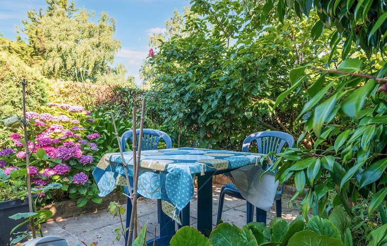 Ganze Ferienwohnung, Lorient Plage Apartment mit WLAN, Waschmaschine und Parkplatz in Larmor-Plage, Côte des Mégalithes
