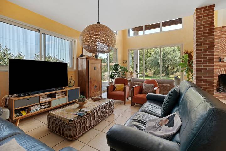 House with Private Pool, Terraces, Wi-Fi, and View in Sainte-Camelle in Sainte-Camelle, Carcassonne region