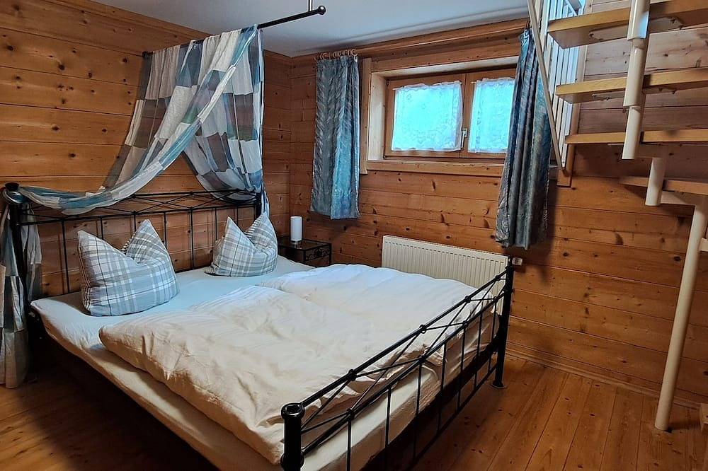 Entire apartment, Ferienwohnung mit Sep. Schlafräumen, Terrasse, 46qm in Prien am Chiemsee, Chiemsee