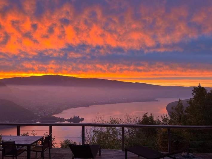 Villa pour 8 personnes, avec Terrasse ainsi que Piscine et Vue à Talloires