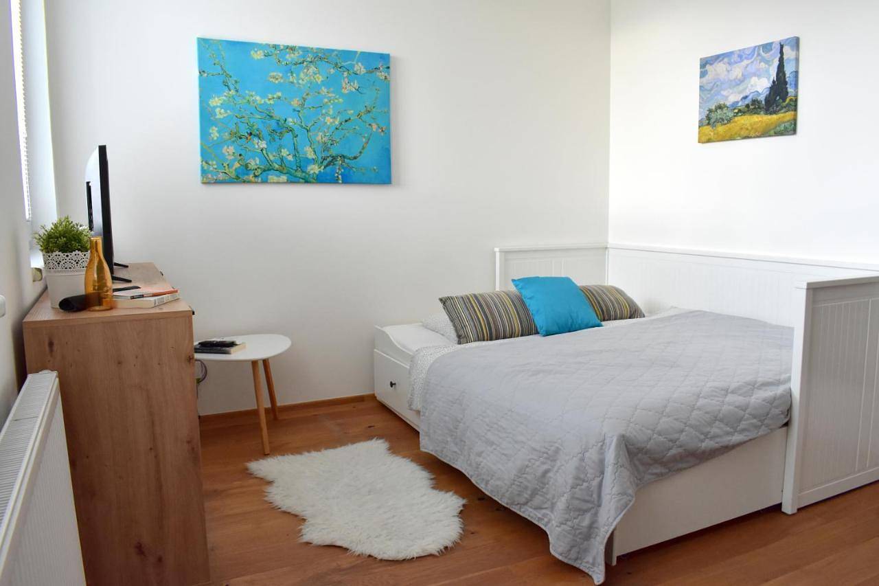Ganze Wohnung, Airstay Prague apartment: Grebovka in Prag, Mittelböhmen