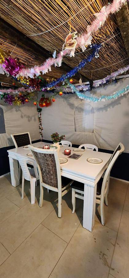 Vakantiehuis voor 9 personen, with tuin and zwembad as well as kinderzwembad and uitzicht, met huisdier in Israël